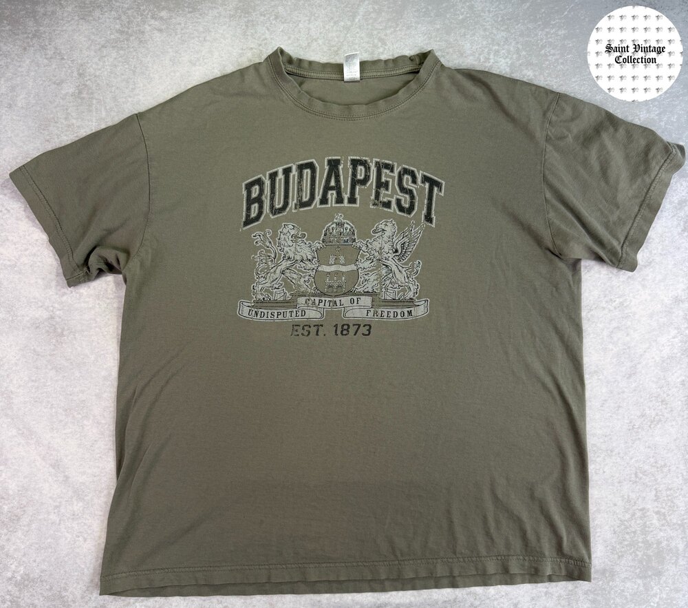 Y2K Vintage Budapest Graphic Souvenir Medium T-Shirt